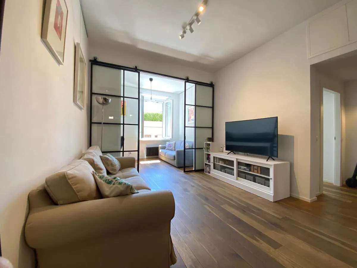 Leopardi Sweet Home Rome